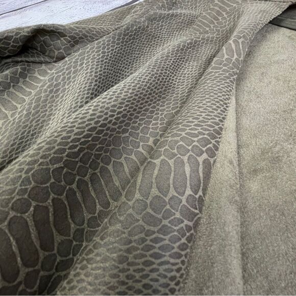 BLANK NYC olive green faux suede snake print open front drape jacket NWT, size L - Picture 4 of 12